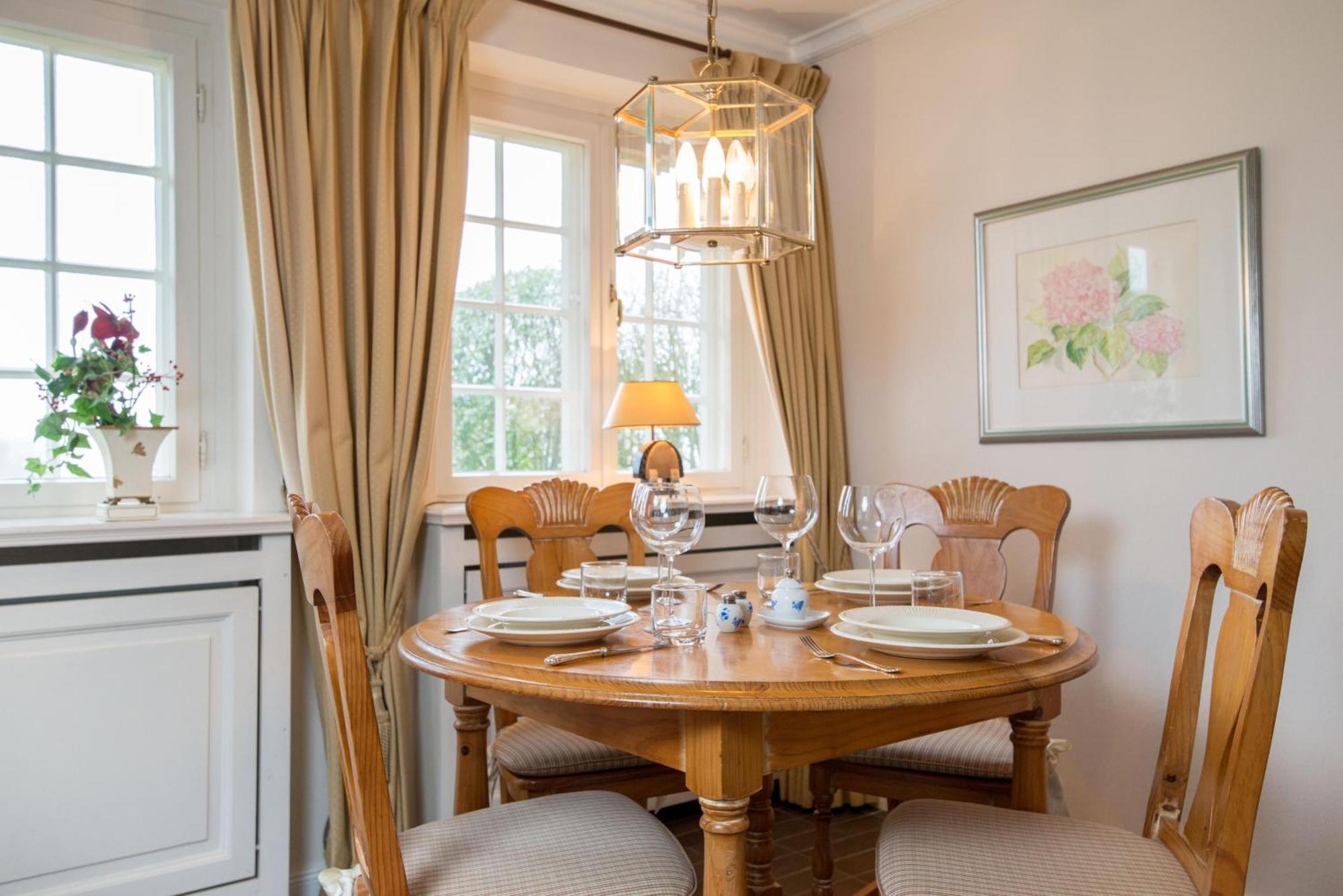 Meyer Ebeling Apartment *